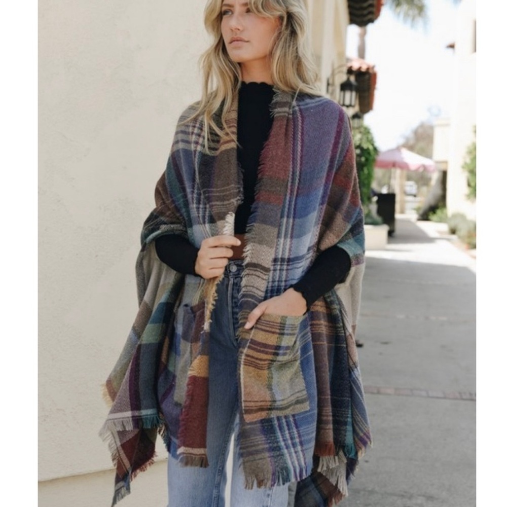 Multi-Color Plaid Ruana w/Pockets - Picture 1 of 3